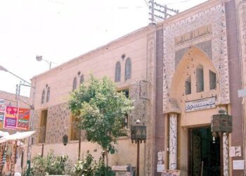 أول مسجد أقيم في أفريقيا