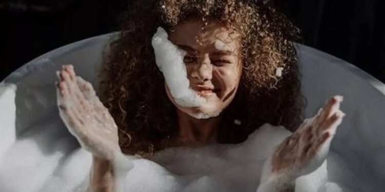 الاستحمـــام “عن بُعد” مقابل 500 $