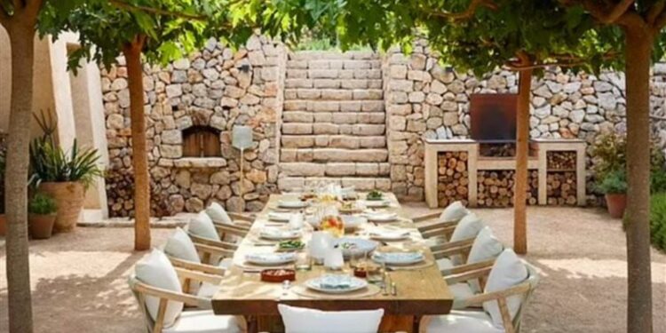 رجل يكسب منزلًا قيمته 3.7 مليون $ بــ”الصدفة”