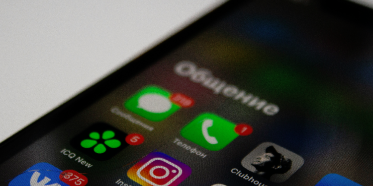 شبكات “التواصل” لـــم تعد اجتماعية كفاية