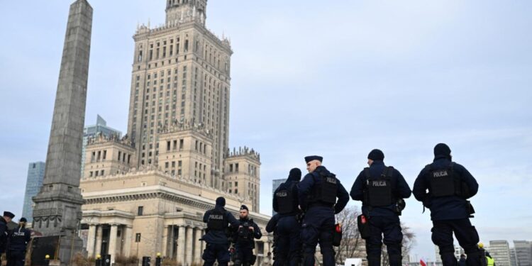 بولندا تعتقــــل روسياً بتهمة “الانتماء إلى داعش”