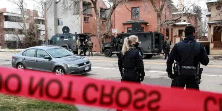 امريكا .. عجوز تحاول قتل زوجها لتلقيه بطاقة بريدية من حبيبته “قبل 60 عامًا”