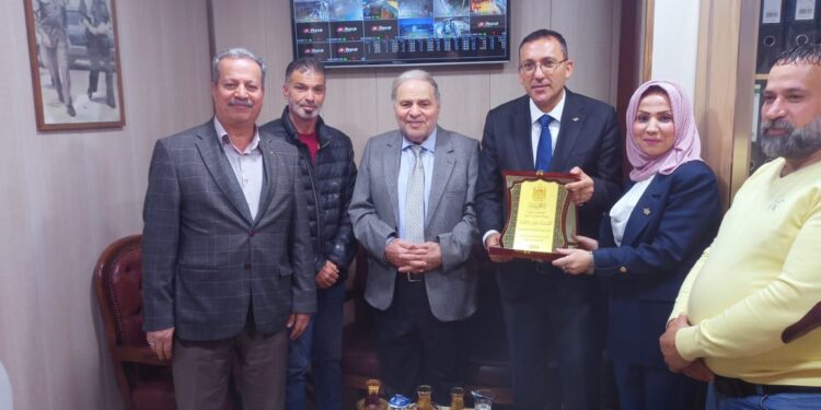 جولة تفقدية للرويضي في منطقة البلديات حيث اقامة الجالية واللاجئين الفلسطينيين