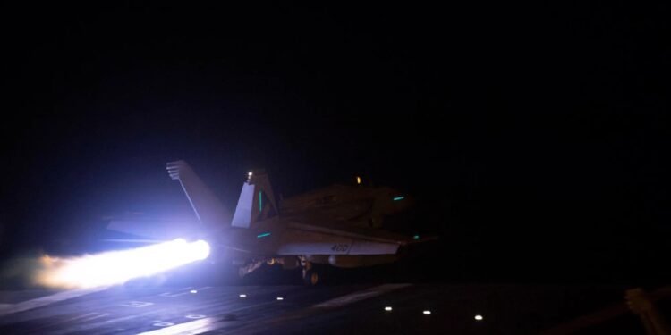 تفاصيل الضربات الأمريكية في العراق وحجم الخسائر