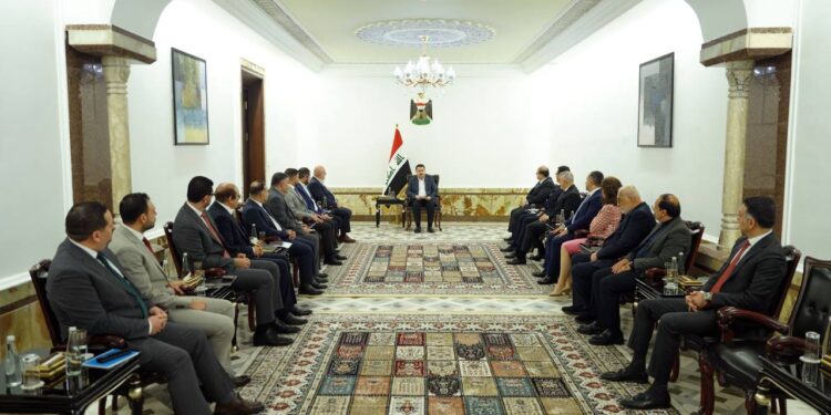 السوداني يستقبل عددا من المستثمرين ورجال الأعمال من أصحاب المشاريع المتوسطة