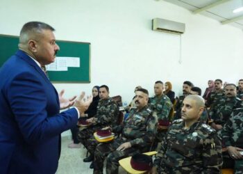 وزير الداخلية يزور مركزا للتدريب ويؤكد ضرورة الارتقــــاء بمستوى الخدمات