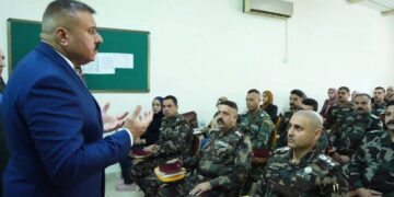وزير الداخلية يزور مركزا للتدريب ويؤكد ضرورة الارتقــــاء بمستوى الخدمات