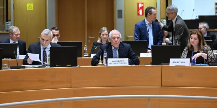 الاتحاد الأوروبي يــــطلق مهمته في البحر الأحمر