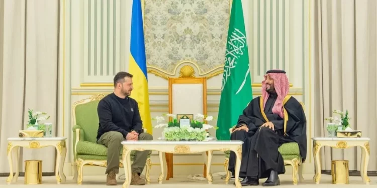 ولي العهد السعودي يلتقي زيلينسكي