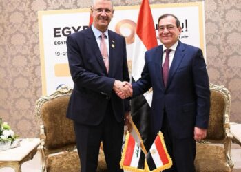 العراق ومصر يبحثان سبل تعزيز العلاقات بين البلدين