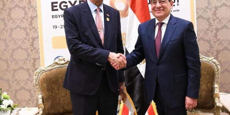 العراق ومصر يبحثان سبل تعزيز العلاقات بين البلدين