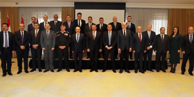 وزير الداخلية يشارك في الاجتماع الرباعي في الأردن