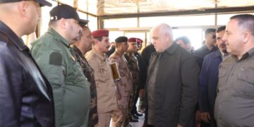 الفياض يبحث مع قائدي الحشد والشرطة في الانبار تعزيز الدور الامني المشترك