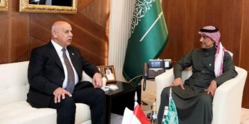 العراق والسعودية يناقشـــان سبل تنميــة خطوات العمل في مجلس التنسيق المشترك بين البلدين