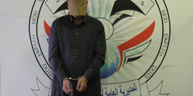 بغداد .. الاطاحة بمنتحل صفة قاض والقبض على (12) مطلوبًا بتهمة الارهاب وتجارة المخدرات
