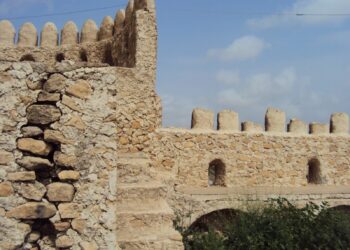 المباشرة باعمار سور قلعة تلعفر الاثري