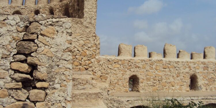 المباشرة باعمار سور قلعة تلعفر الاثري