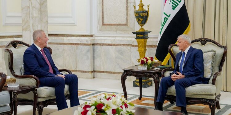 رئيس الجمهورية يستقبل السفير الأردني