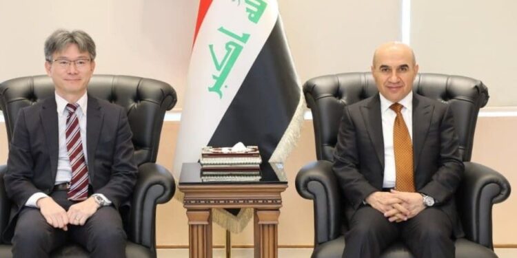العراق واليابان يبحثان “مشاريع المياه” في وسط وغربي البلاد
