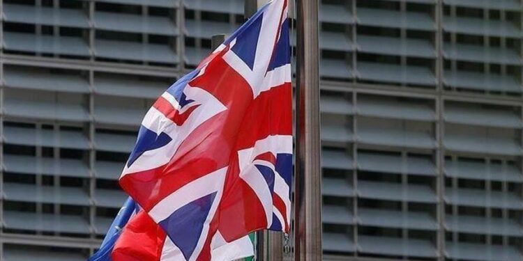 بريطانيا تواجه اتهامات بالتستر على منحها الإقامة لشخصيات فرضت عليهم عقوبات ,, “اتأشيرات ذهبية” لأثرياء روس