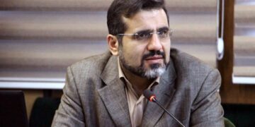 وزير الثقافة الإيراني يعلن سبب إلغاء رحلات العمرة للزوار الإيرانيين
