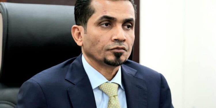 وزير النقل يعلن تسلم إدارة المطارات من سلطة الطيران المدني رسمياً