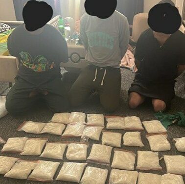 الاعلان عن اعتقال تجار مخدرات بحوزتهم كميات كبيرة غربي البلاد وجنوبها