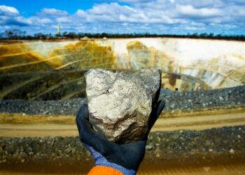 عمالقة النفط بالشرق الأوسط يحوّلون اهتمامهم نحو المعادن الحرجة كالليثيوم والكوبالت