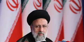 سياسي إيراني .. إبراهيم رئيسي أضاع فرصة إحياء الاتفاق النووي مع أمريكا