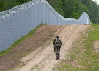 بريطاني يحاول دخول الأراضي الروسية سيراً على الأقدام ,,, للقاء حبيبته