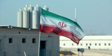 إيران.. قتلى بانفجار في مصفاة نفط في بندر عباس