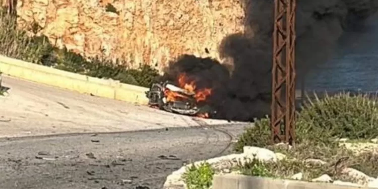 لبنان .. مسيّرة إسرائيلية تستهدف سيارة تقل مسؤلا بحزب الله