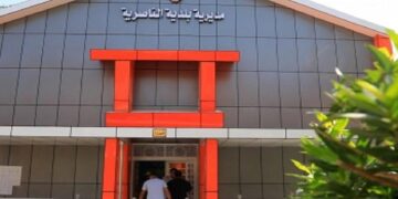 مداهمة مقر بلدية الناصرية  من قبل  “النزاهة و سوات” واعتقال مسؤولاً بارزاً فيها