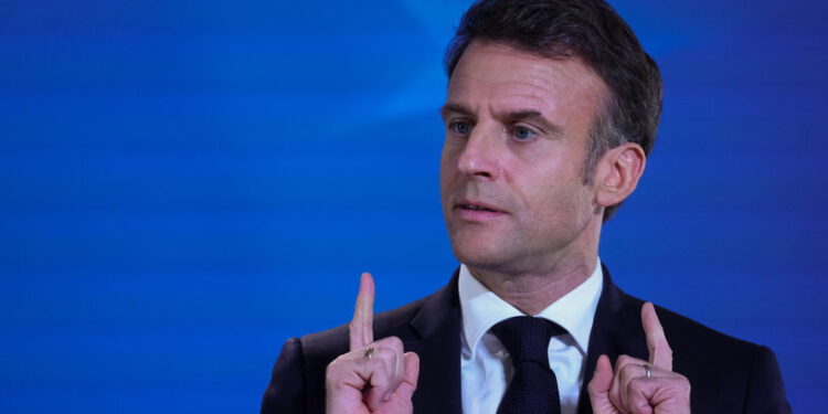 ماكرون .. عمليات برية غربية في أوكرانيا قد تكون “ضرورية”