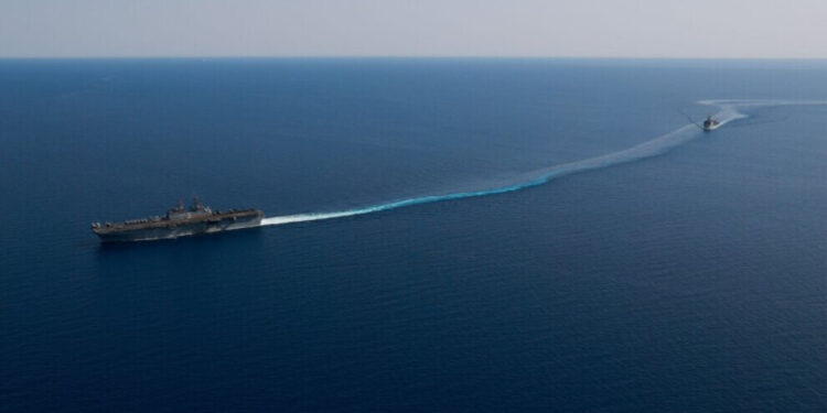 اليمن .. ضربات أميركية والحوثيون يستهدفون السفينة “بينوكيو” بالبحر الأحمر