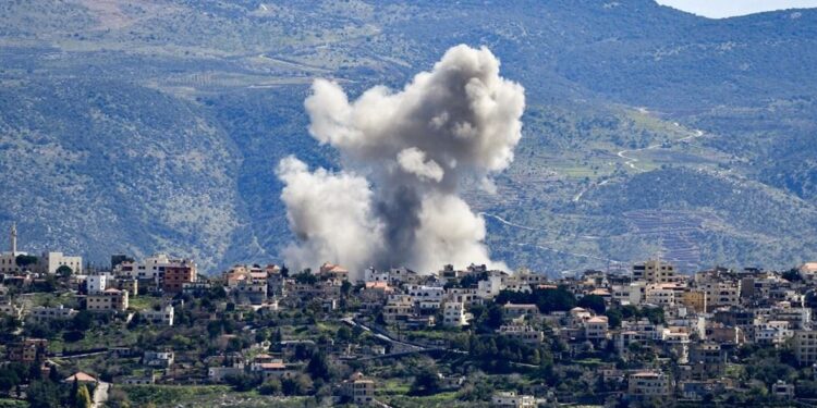 لبنان .. قصف وإطلاق صواريخ وطيران استطلاعي