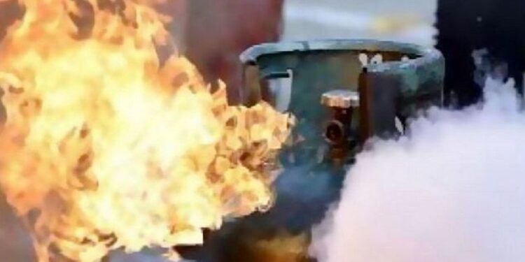 تونس .. إصابة 35 عاملاً بانفجار قوارير غاز بشركة بترولية ‏