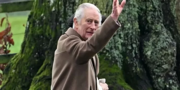 الملك تشارلز يواصل أداء مهامه الملكية بعد انتشار خبر وفاته المزيف