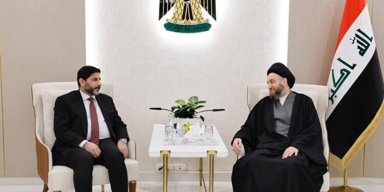 لقاء مهم يجمع بين الأسدي والحكيم لبحث استقرار العراق والقضايا الإقليمية