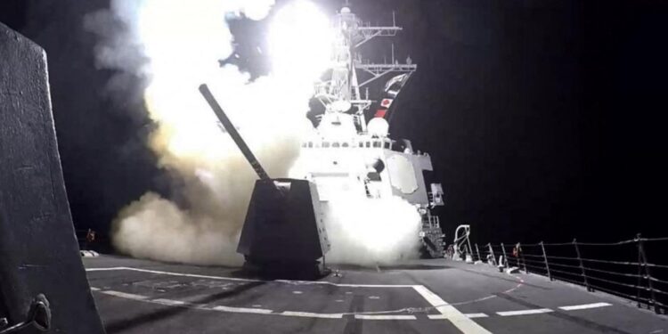 امريكا تعلن تدمير 4 مسيرات وصاروخا بمناطق الحوثيين