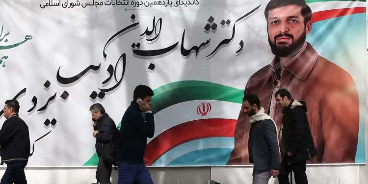 ايران .. الانتخابات تشهد أقل مشاركة.. المقاعد يحصدها المحافظون