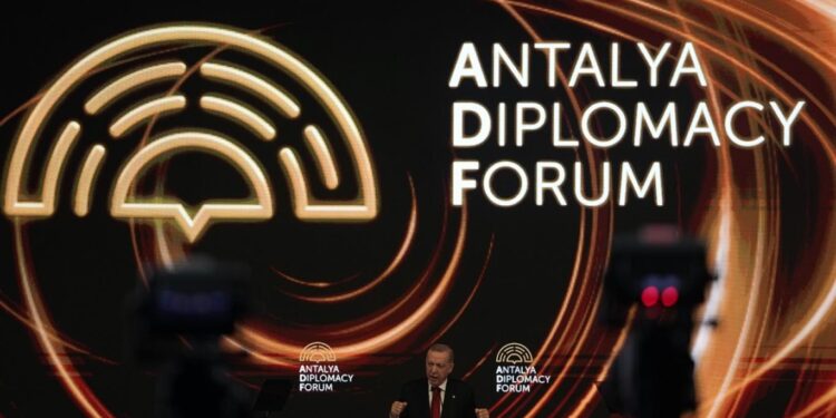 أرمينيا مستعدة للسلام مع أذربيجان إذا أبدت إرادة سياسية