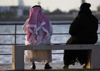 سعودي خلعته زوجته فتزوج محاميتها ,,, كيد الرجال