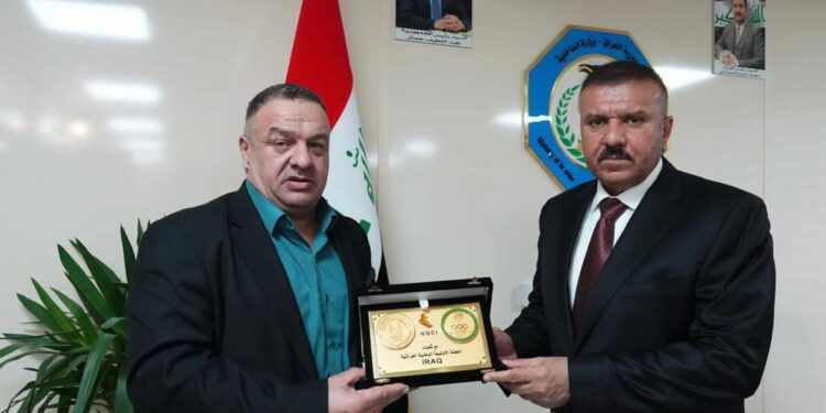 وزير الداخلية يناقش مع رئيس الاتحاد العراقي للكيكوشنكاي تطوير مهارات منتسبي الوزارة خاصة القتالية