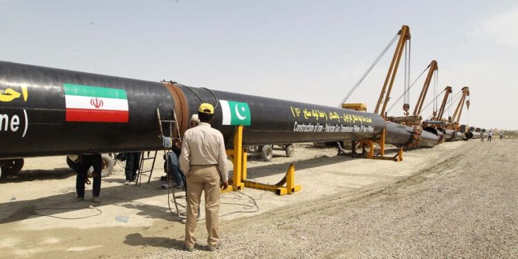 رفض أمريكي لتنفيذ مشروع خط أنابيب الغاز (الباكستاني – الإيراني) وتهديد بعقوبات