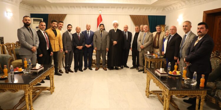 نائب الأمين العام لحزب الدعوة تنظيم العراق يستقبل عدداً من ممثلي الطوائف والاديان في العراق