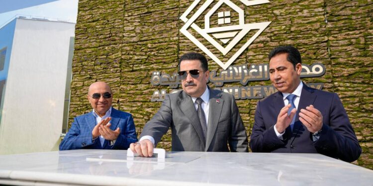 السوداني يضع حجر أساس مدينة الغزلاني في الموصل