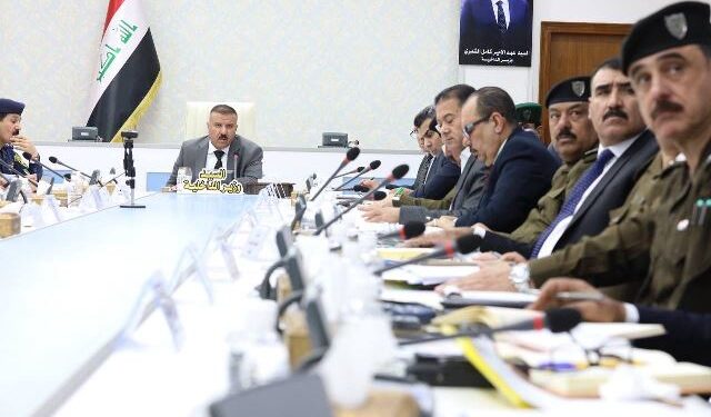وزير الداخلية يستمع الى الإيجاز الشهري للعمليات في شهر شباط