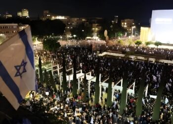 اسرائيل .. متظاهرون يحاصرون موكب نتنياهو مطالبين برحيله