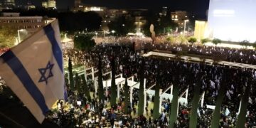 اسرائيل .. متظاهرون يحاصرون موكب نتنياهو مطالبين برحيله